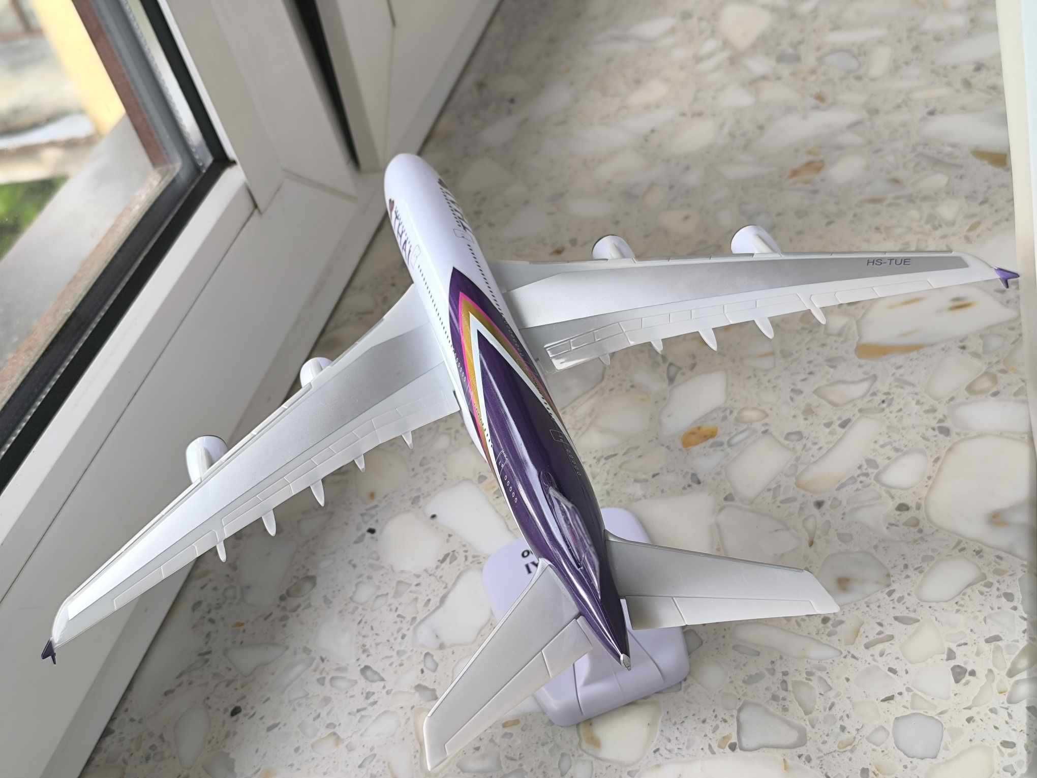 Thai Airways - AIRBUS A380-800, HS-TUE,  model 1:200