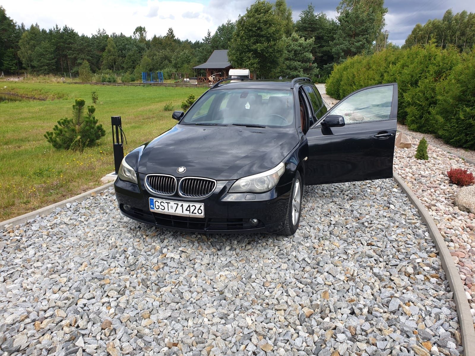Sprzedam auto BMW e61 xdrive 3.0d 230km  356 tys km 2006r 
-automat