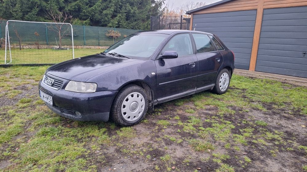 Audi A3 8l  1.6 Benz. 5 drzwiowa 101 KM 2002r.