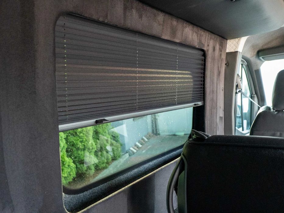 Wynajem VIP busa 9-osobowego Renault Master 2025r.