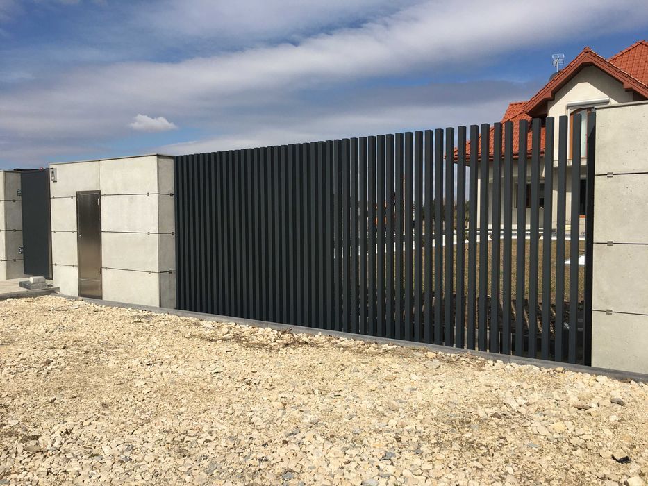 Brama aluminiowa przesuwna, ogrodzenie frontowe, nowoczesne wzory T6/4