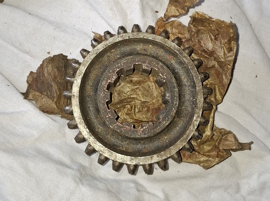 FSO Warszawa -nowe części z okresu komuny / PRL-U