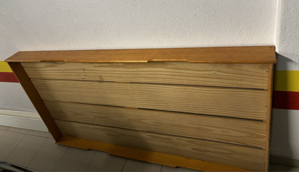 Cama individual de cerejeira maciça