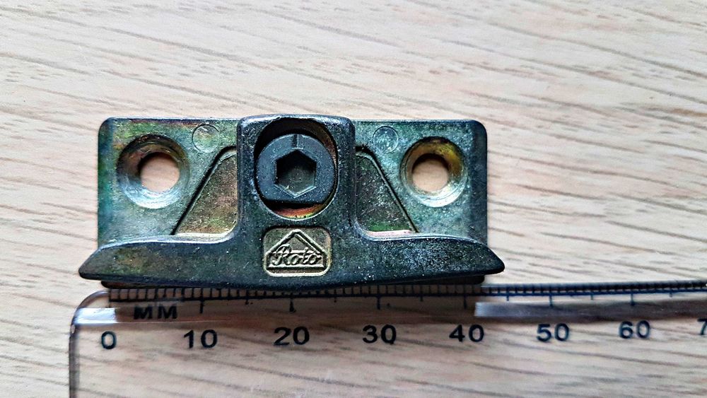 Mechanizmy/zamki marki Roto do okien drewnianych