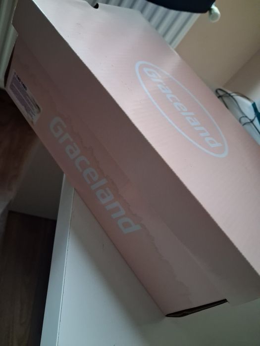 buty zamszowe na koturnie