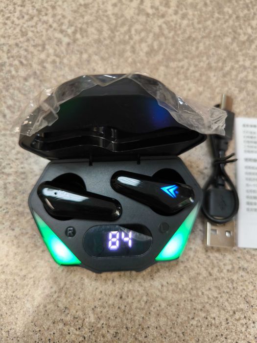 Komplet słuchawek bezprzewodowych