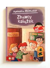 Zbawcy książek - Agnieszka Stelmaszczyk, (seria: Już czytam!)