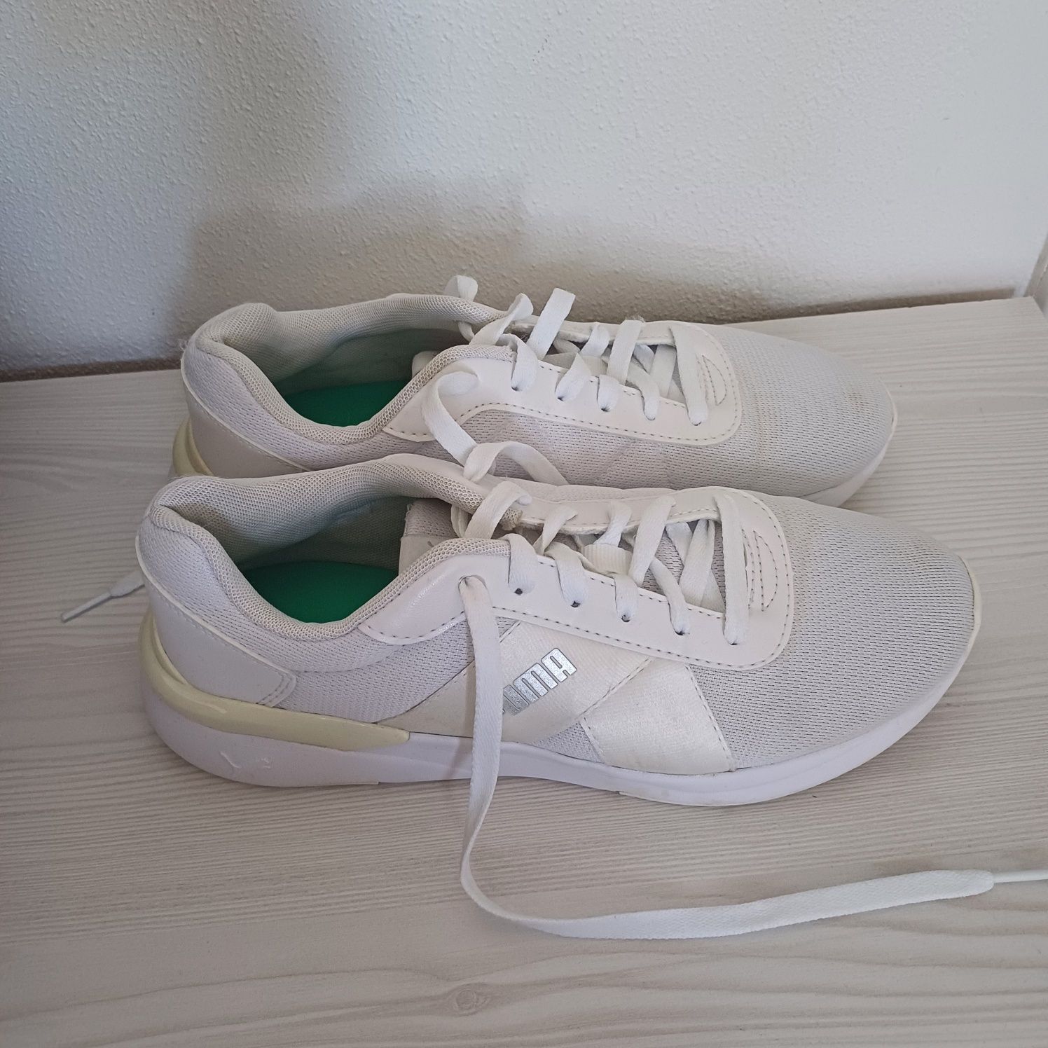 Buty sportowe damskie Puma 40