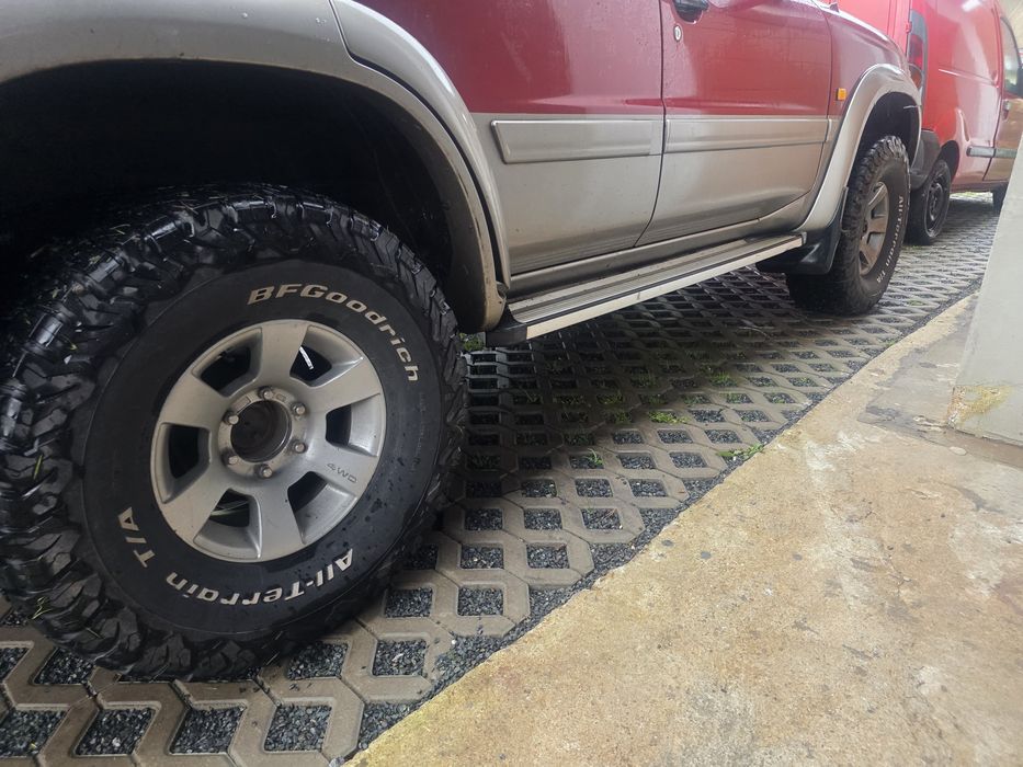 Felgi z oponami 33x12.50R15 Patrol Pajero jak nowe