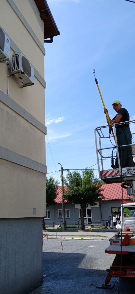 Mycie elewacji,dachów zwyżką 21.5 m,mycie kostki 300 Bar,