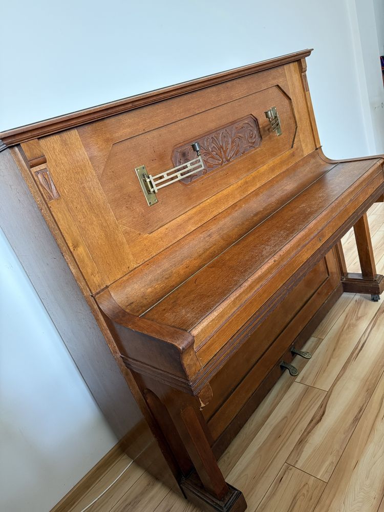 Zabytkowe pianino A. Schutz & Co. Brieg