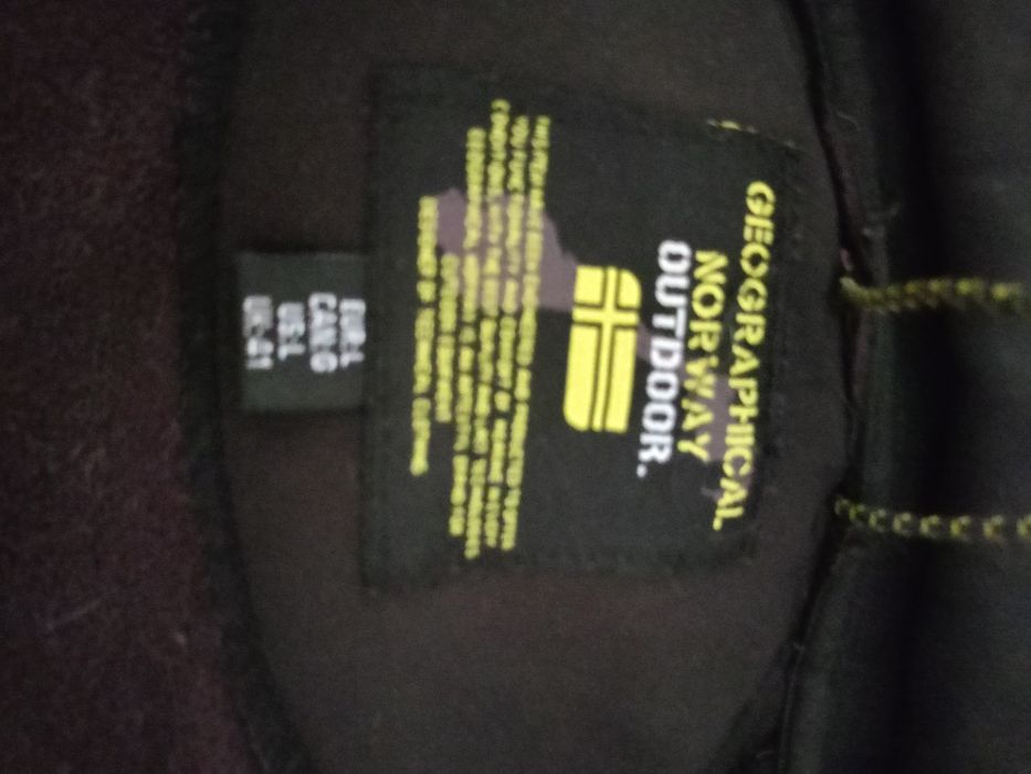 Bardzo ładna firmowa kurtka.