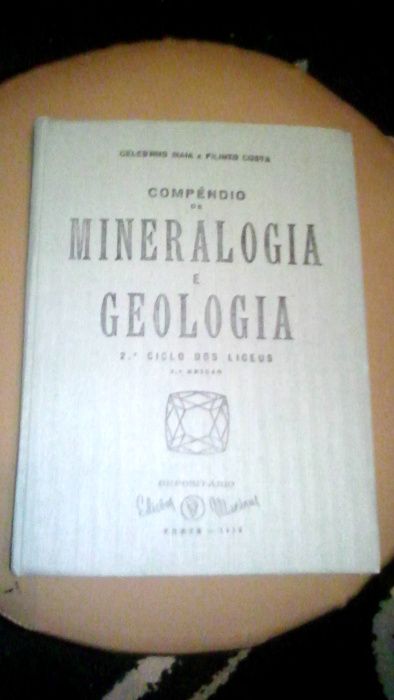 Compêndio de Mineralogia e Geologia, de 1959