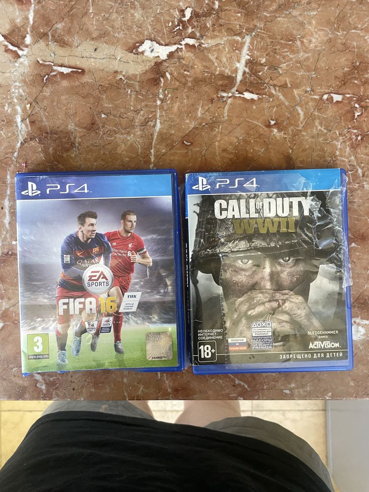 Call Of Duty WW2 / FIFA 16 PS4