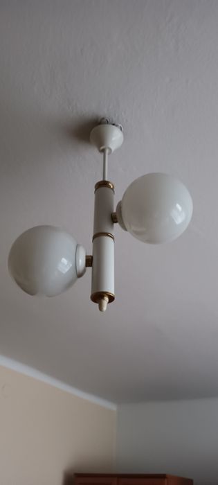 Lampa sufitowa biala