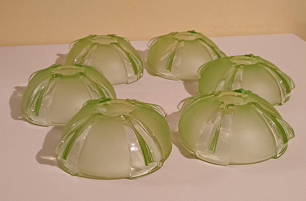 Art Deco miseczki i talerzyki, czeskie szkło z lat 30 XX wieku