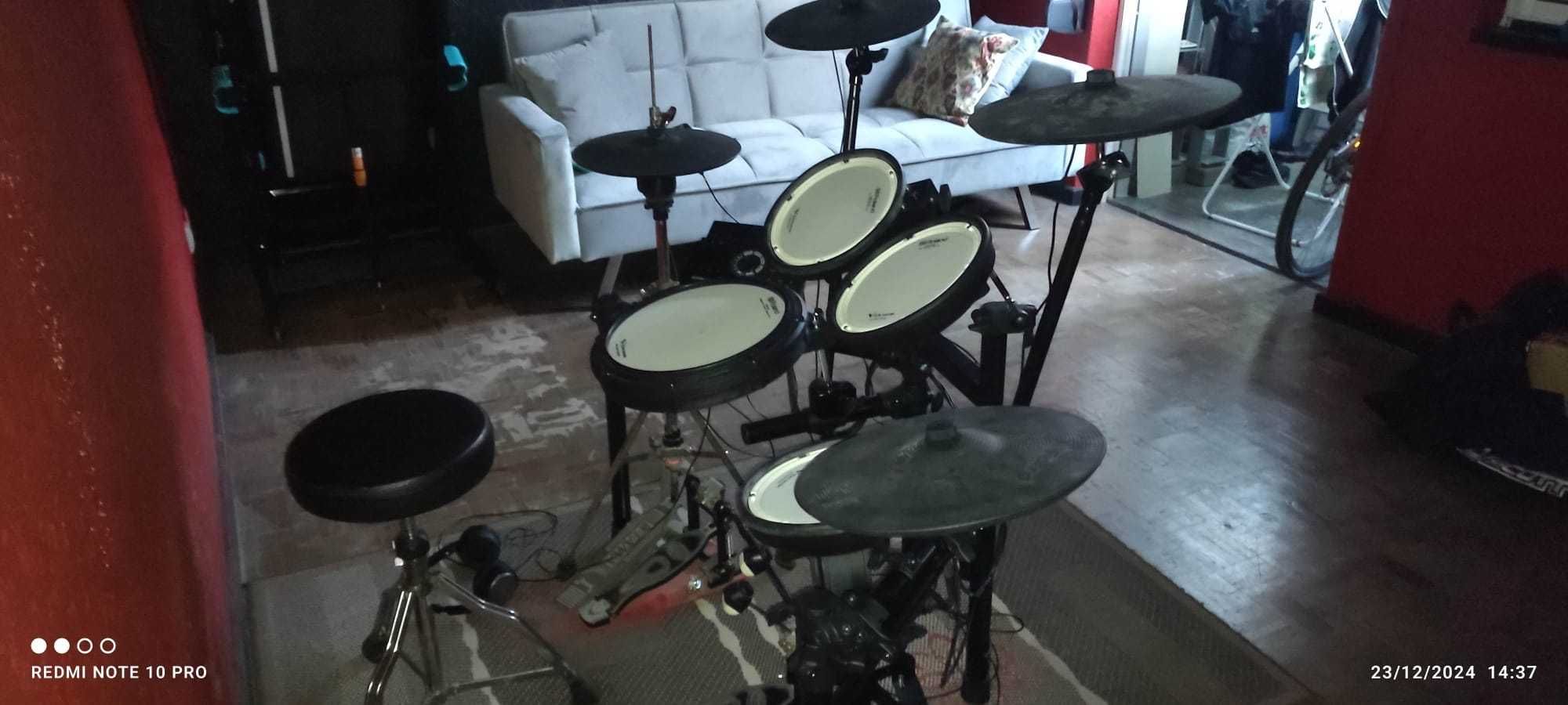 Instrumento musical bateria/música