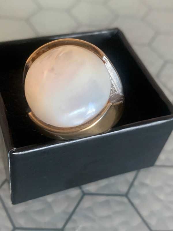 Anel ELITE prata e banho de ouro , zirconias e madrepérola