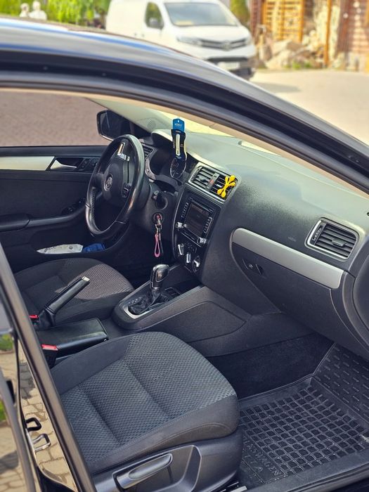 Продам VW jetta.