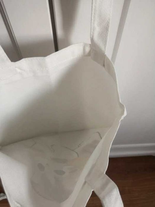 Urocza torba shopperka materiałowa na zakupy z grafiką mofusand