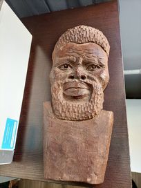 Stara płasko rzeźba z drewna
