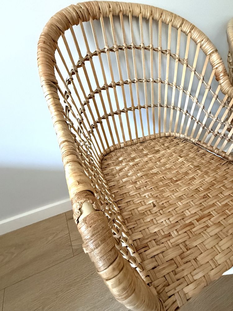 Krzesła rattanowe ikea boho