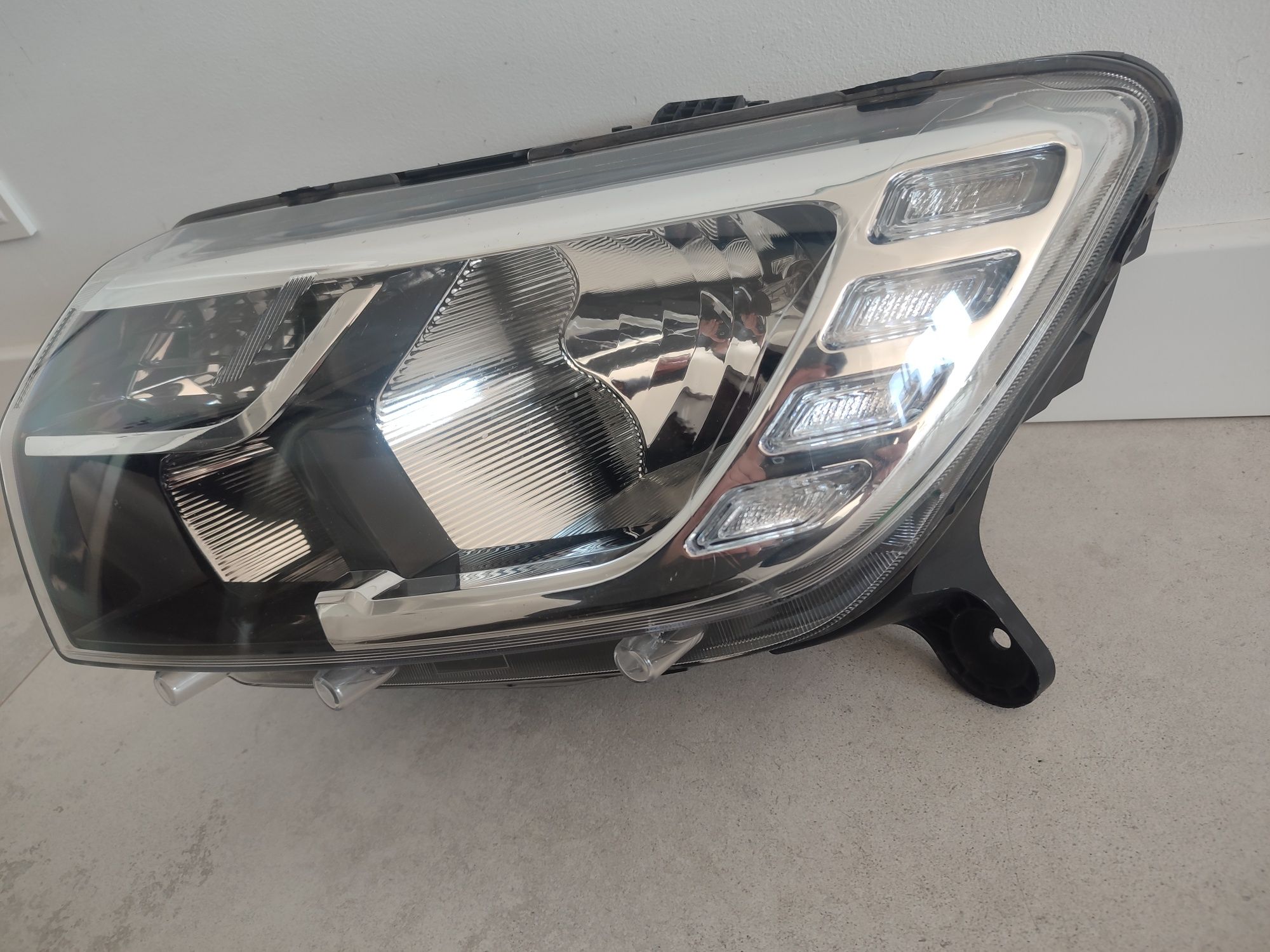 Lampa Reflektor Lewy Przód Dacia Sandero Logan II 17r Oryginał