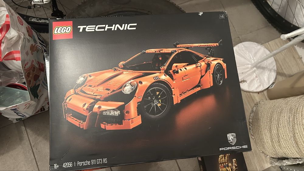 LEGO Technic Porsche 911 GT3 RS (42056) – Złożony raz, z pudełkiem