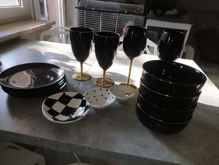 Home&You zastawa Glamoure czarno - złota.