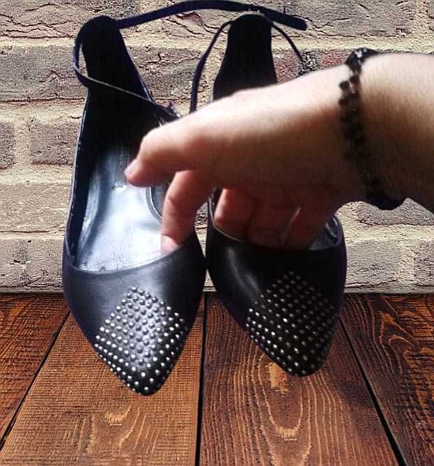 buty baleriny ćwieki nity czółenka skóra  ZARA pasek viral rock style