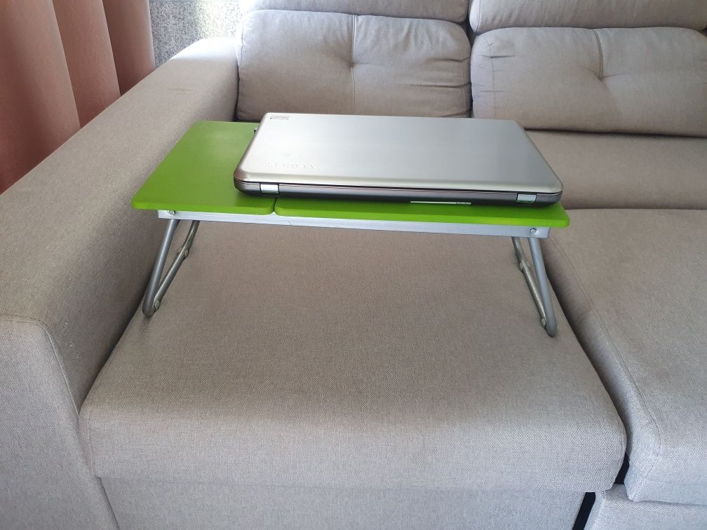 Mesa Dobrável para Notebook – Prática, Portátil Leve e Ajustável!