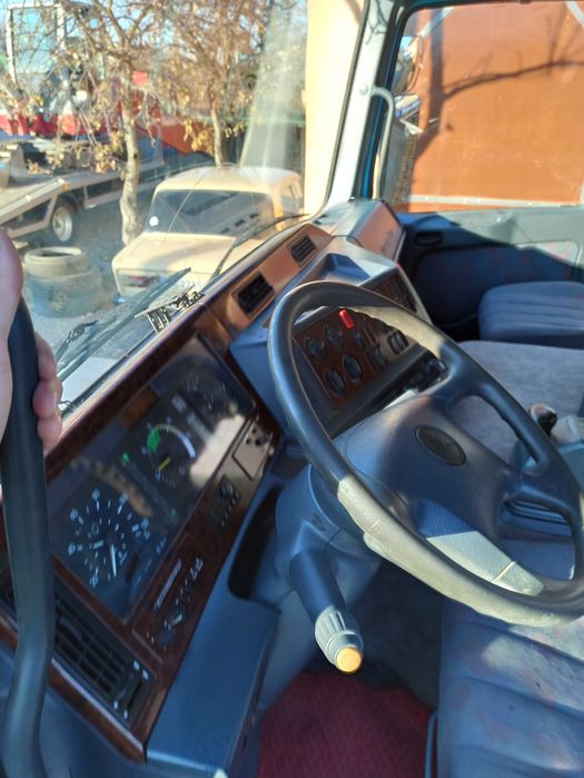 Самоскид Мерседес