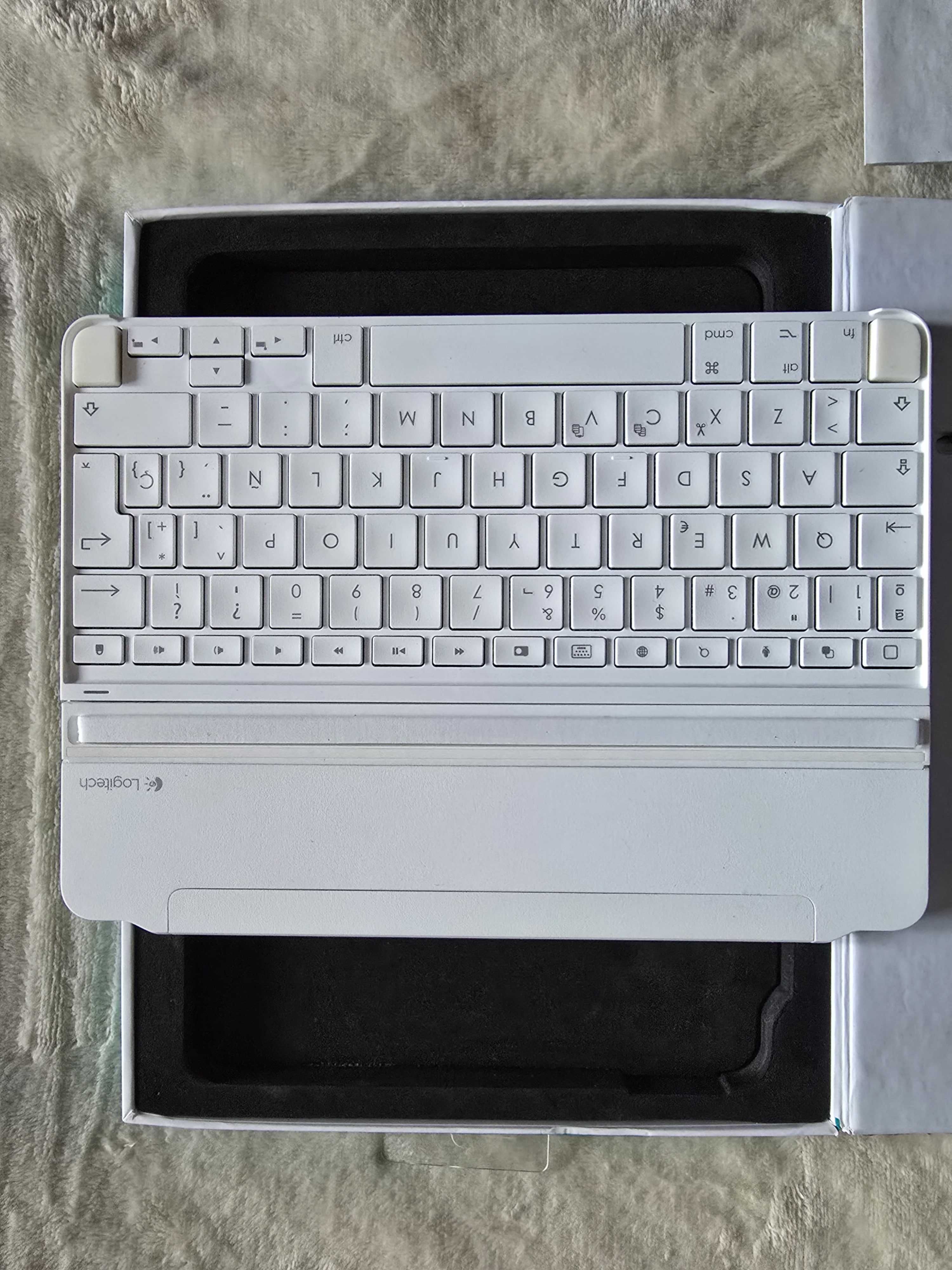 Logitech Ultrathin Klawiatura Pokrowiec dla iPad Air (biała) Bluetooth
