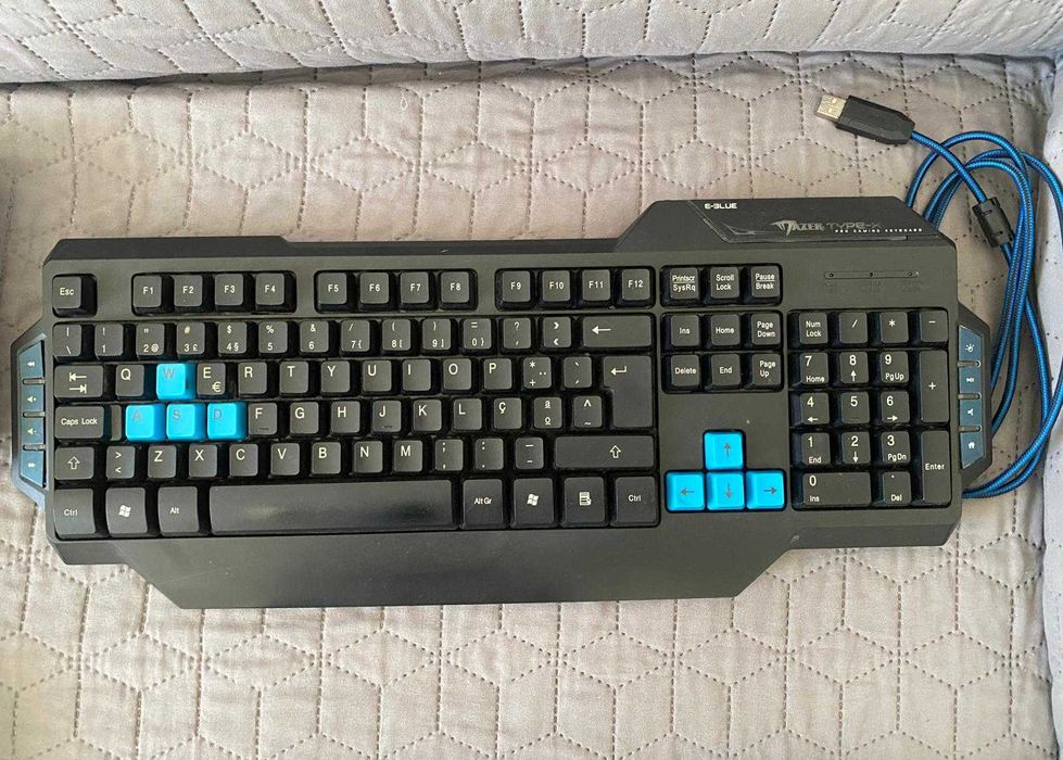 Conjunto 4 teclados com fio