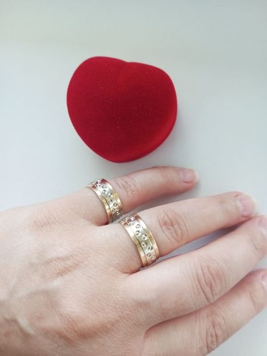 Obrączki ślubne białe i żòłte złoto pr.585 cudne