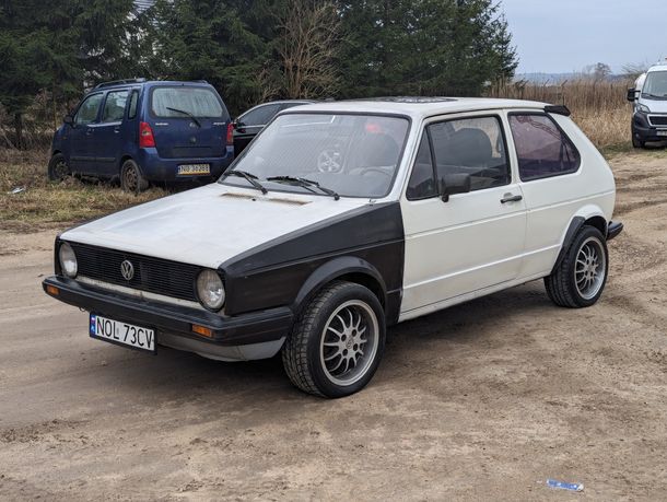 Volkswagen Golf MK1 1.6 benzyna ODPALA 3d kompletny w dobrym stanie