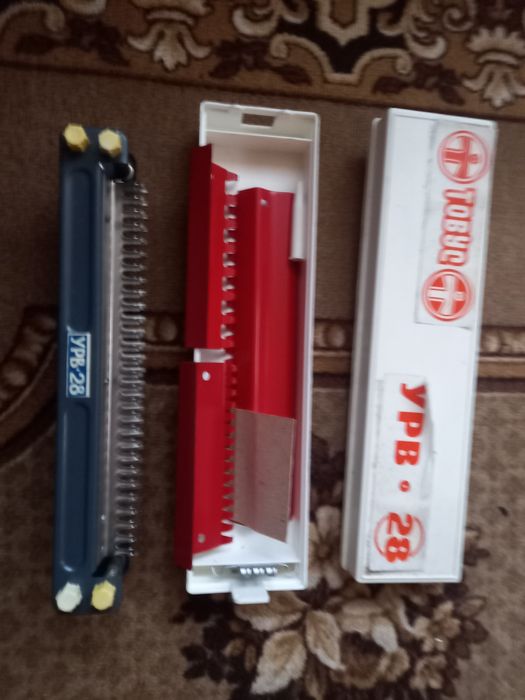 Продам новую вязальную машинку