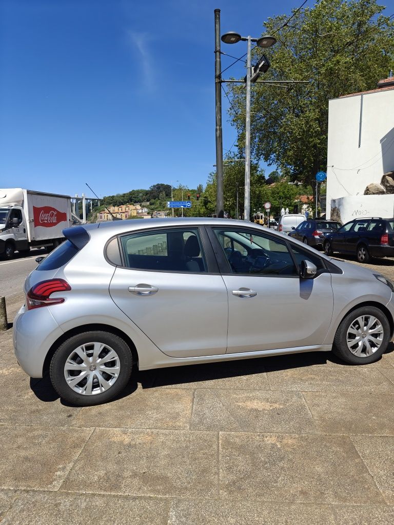 Peugeot 208 BlueHdi Access