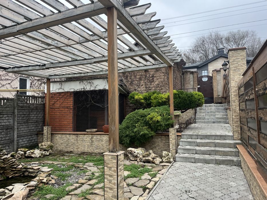 Продам ДОМ. на ж/м ПОБЕДА-3 , с ремонтом