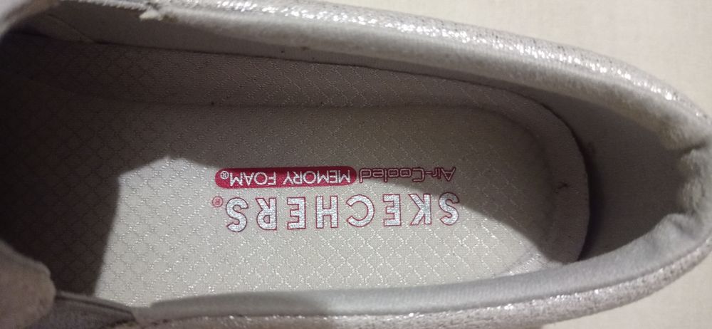 Сліпоны SKECHERS. Нові. Натуральна шкіра.