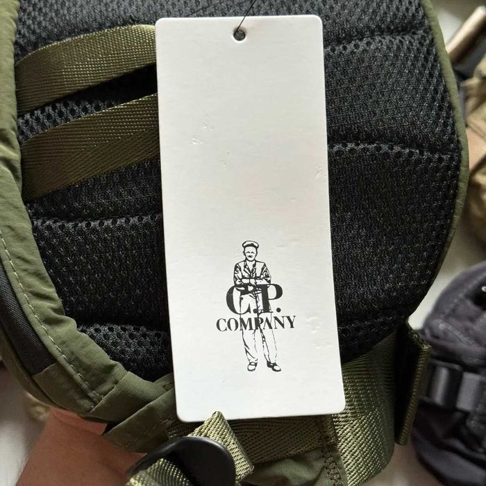 Сумка C.P. Company у 4 кольорах (Чорний, Сірий, Синій, Хакі).