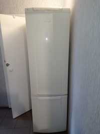 Холодильник Electrolux ERB4003