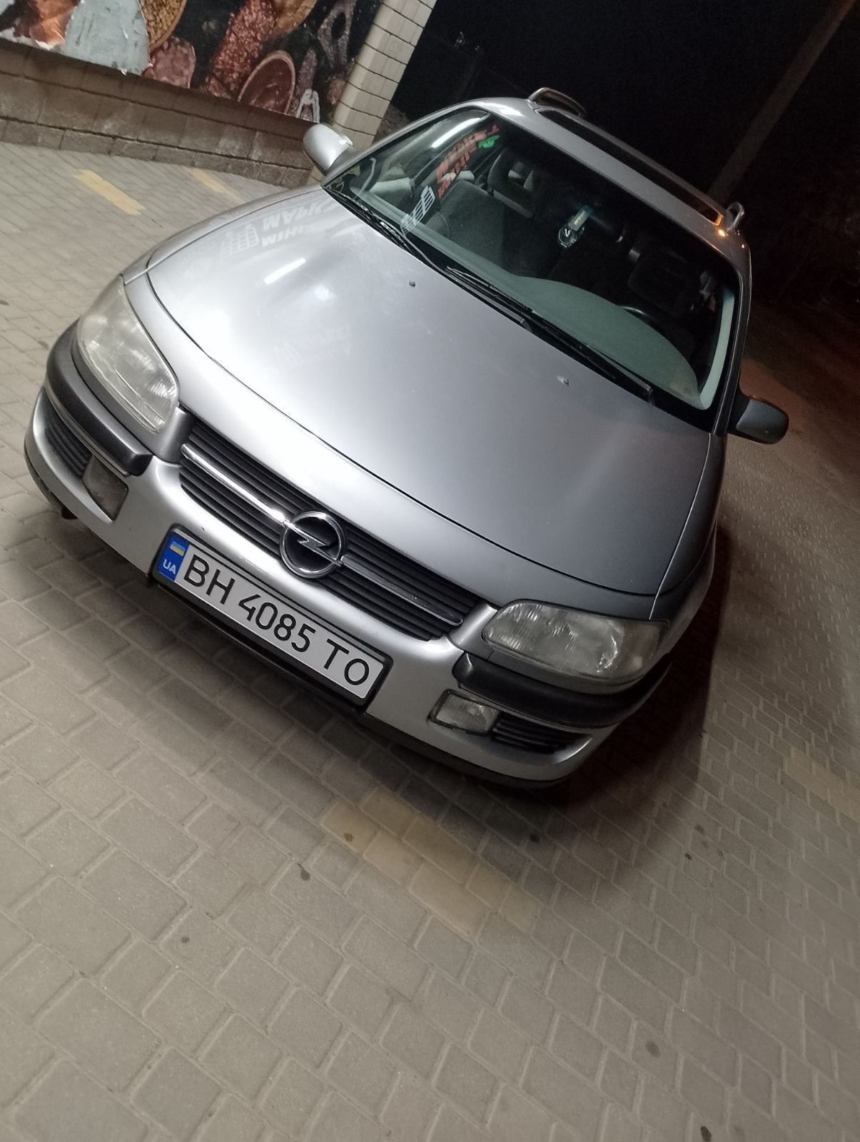 Opel Omega B 2.0