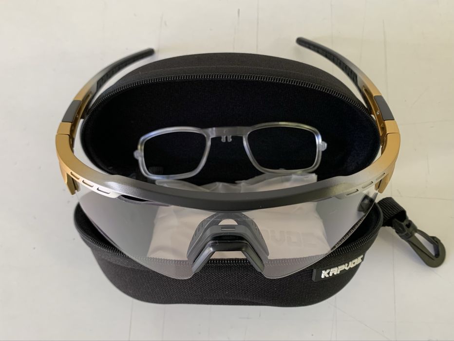 Oculos ciclismo ou corrida Fotocromaticos