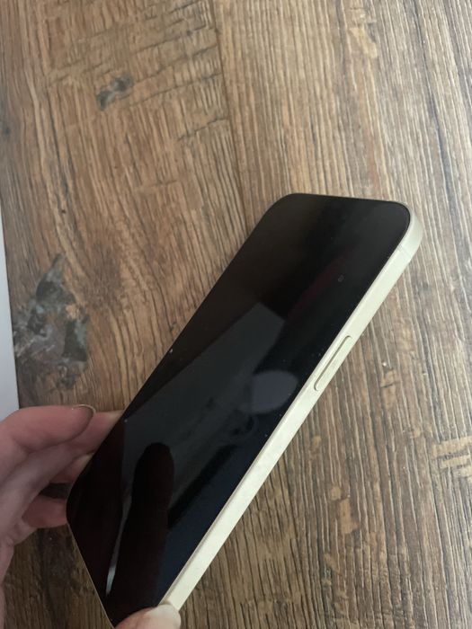 iPhone 15 na gwarancji, 128 GB, stan idealny
