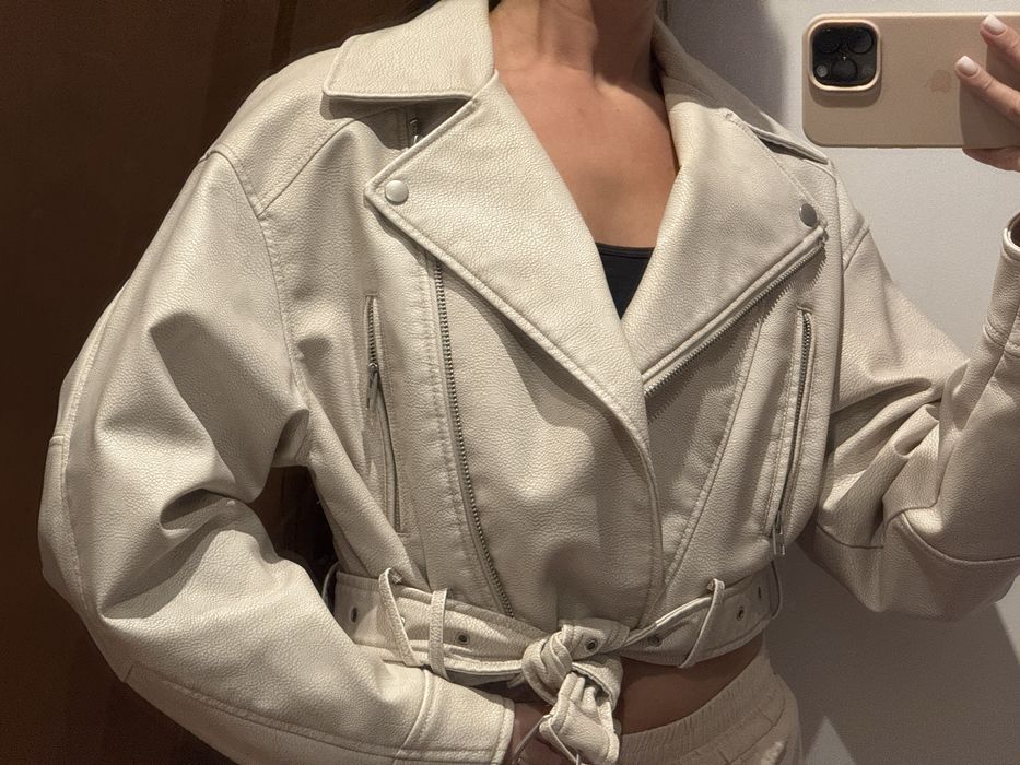 Жіноча куртка Zara, косуха, молочний колір