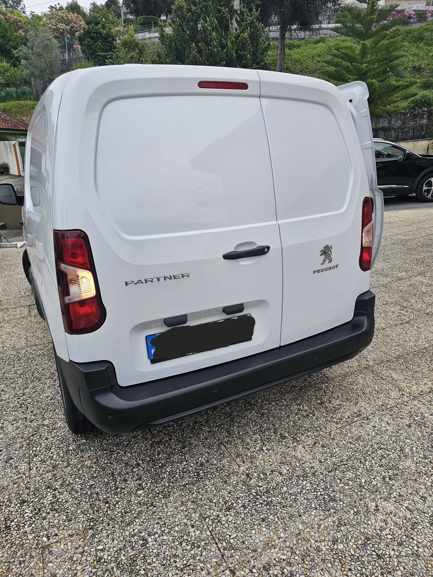 Vendo peugeot partner 2023 apenas 27.000 km