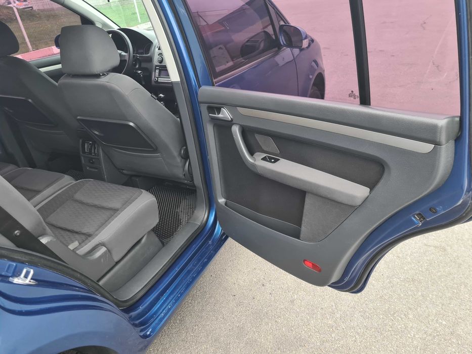 VW touran 1.6 mpi +газ добрий стан