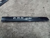 Listwa błotnika prawy tył prawa tylna VW Polo 9n3 lift 3D czarna LC9Z