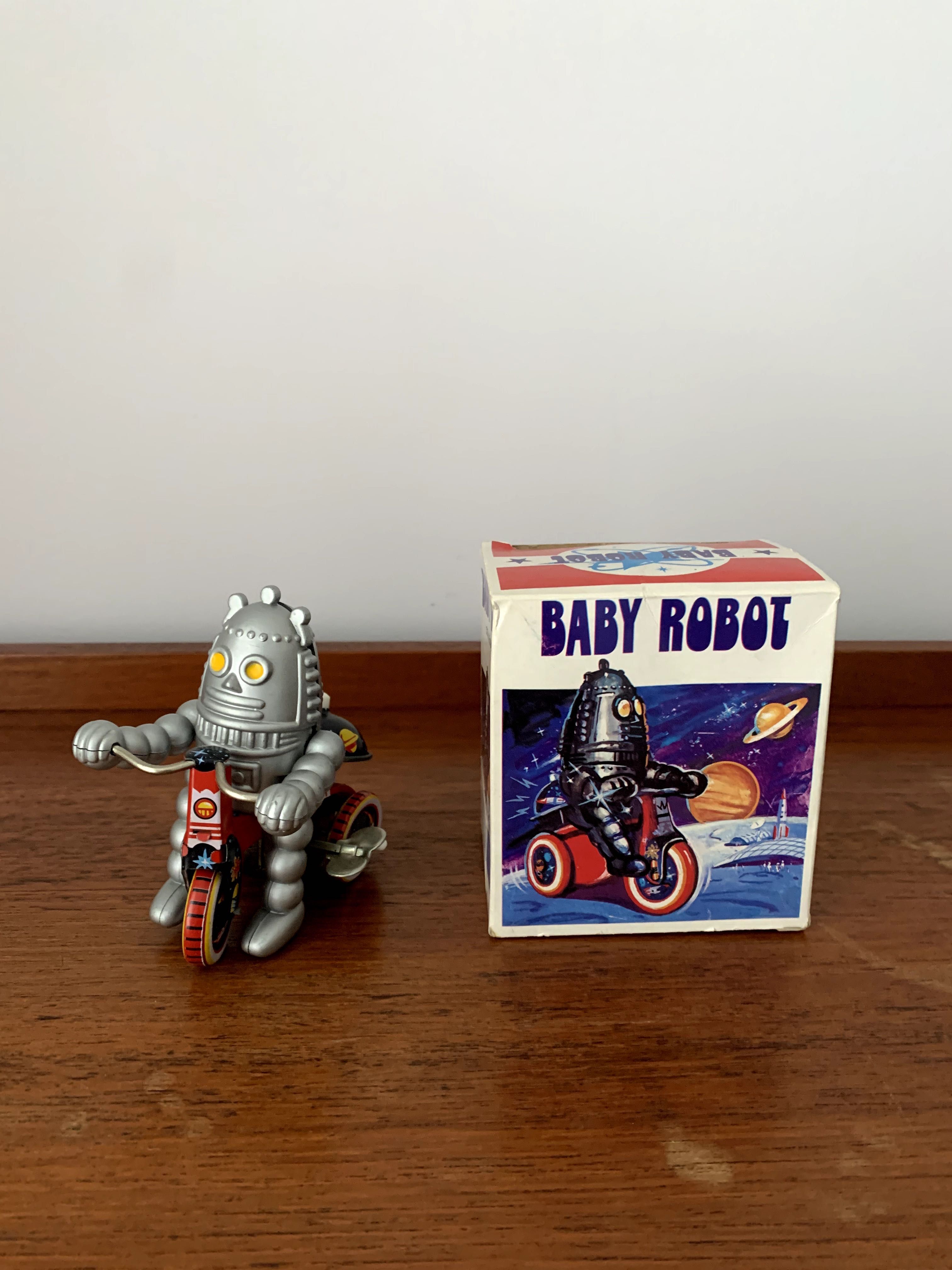Conjunto de brinquedos vintage em latão